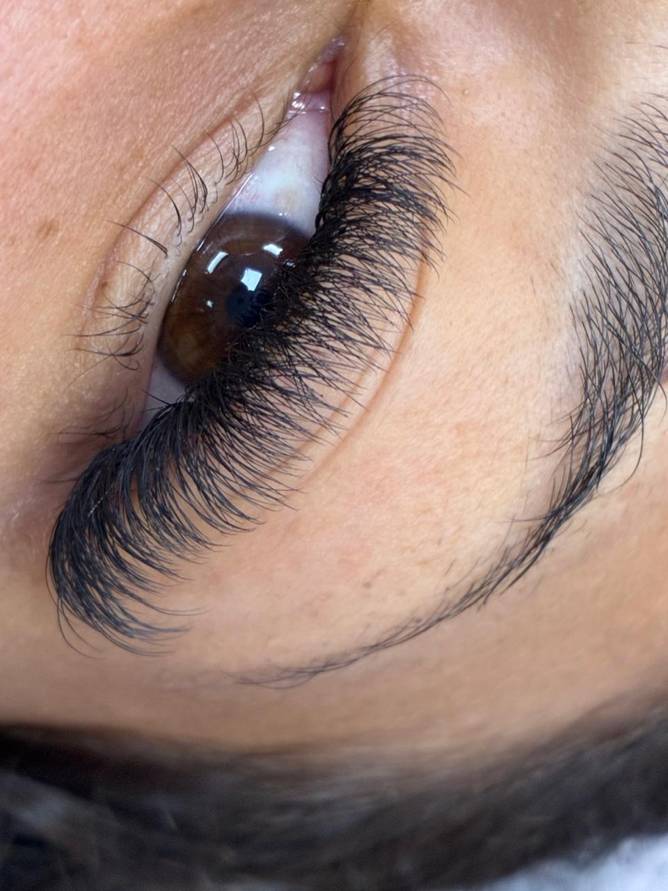 Resultado de sobrancelhas Lash Brow